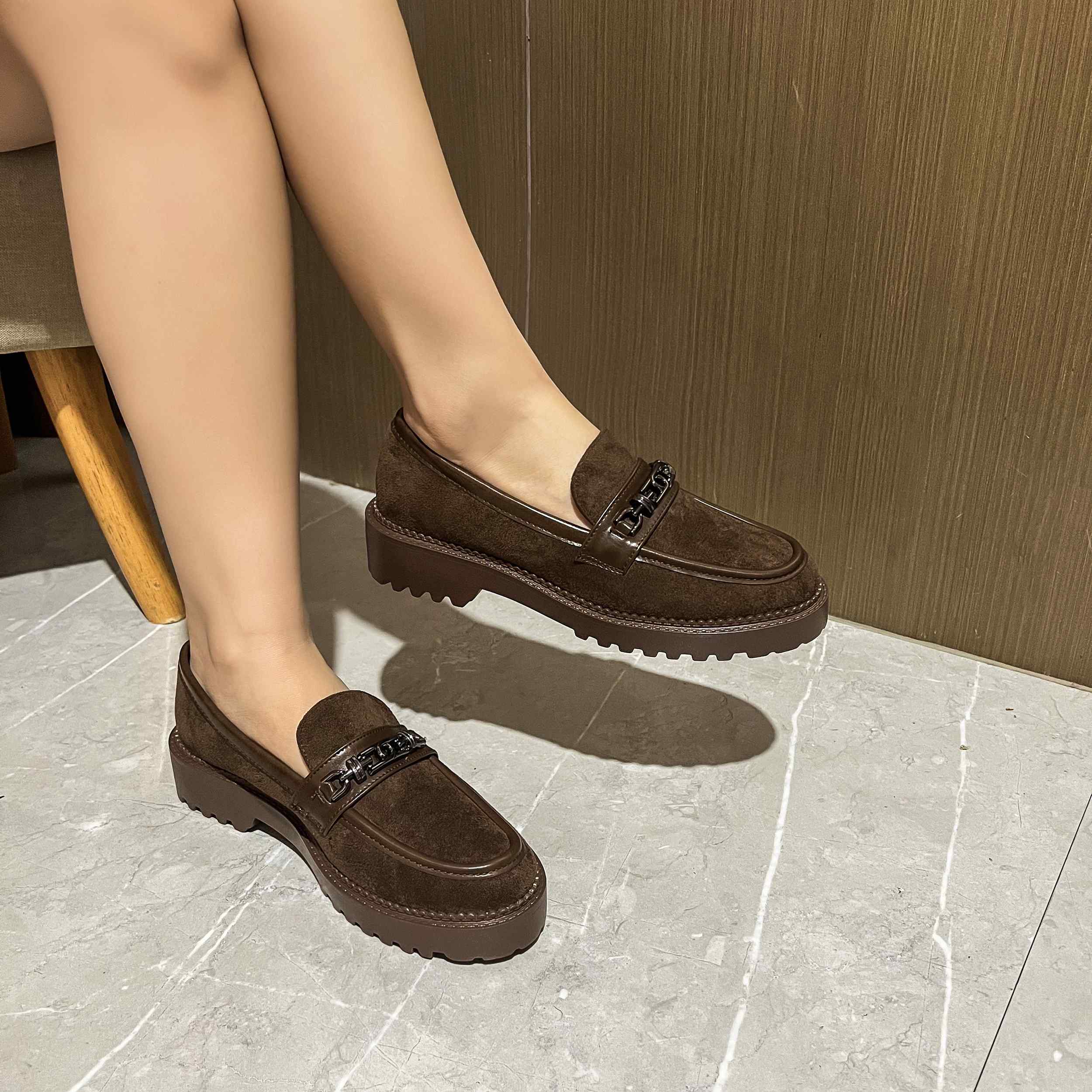 KËPUCA PER FEMRA 8-1228-4BW             