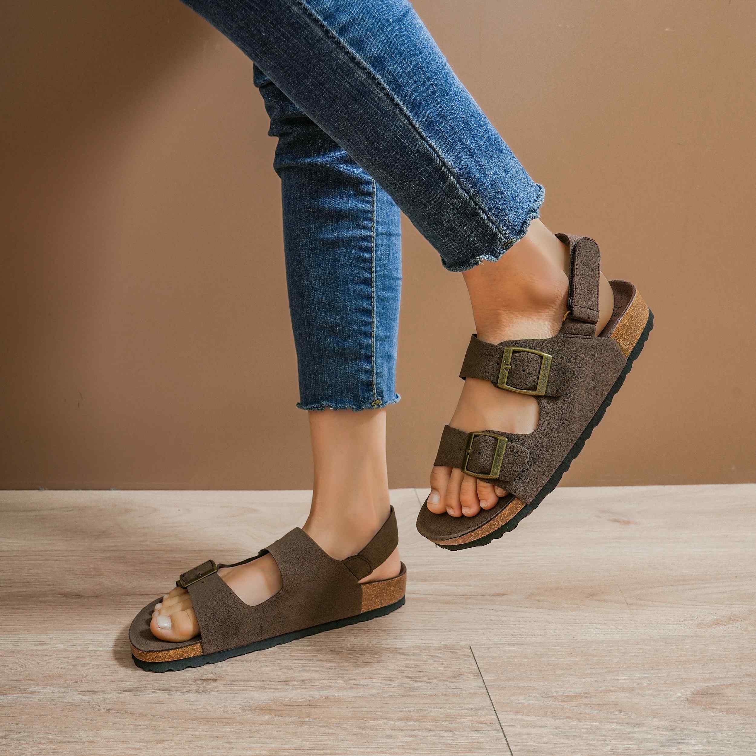 SANDALE PER FEMRA D149-8 BROWN          