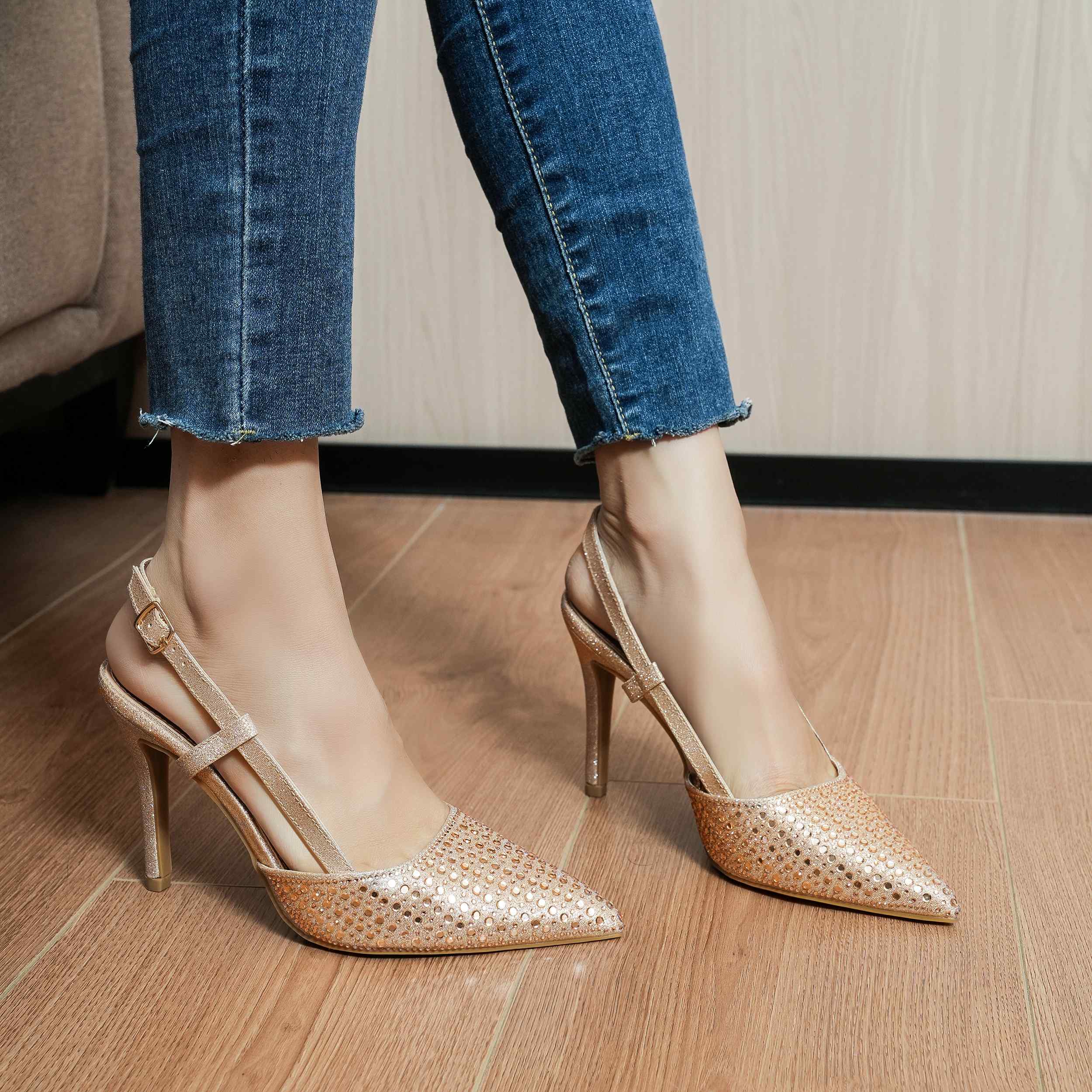 SANDALE PER FEMRA DY3696-B1 CHAMPAGNE   