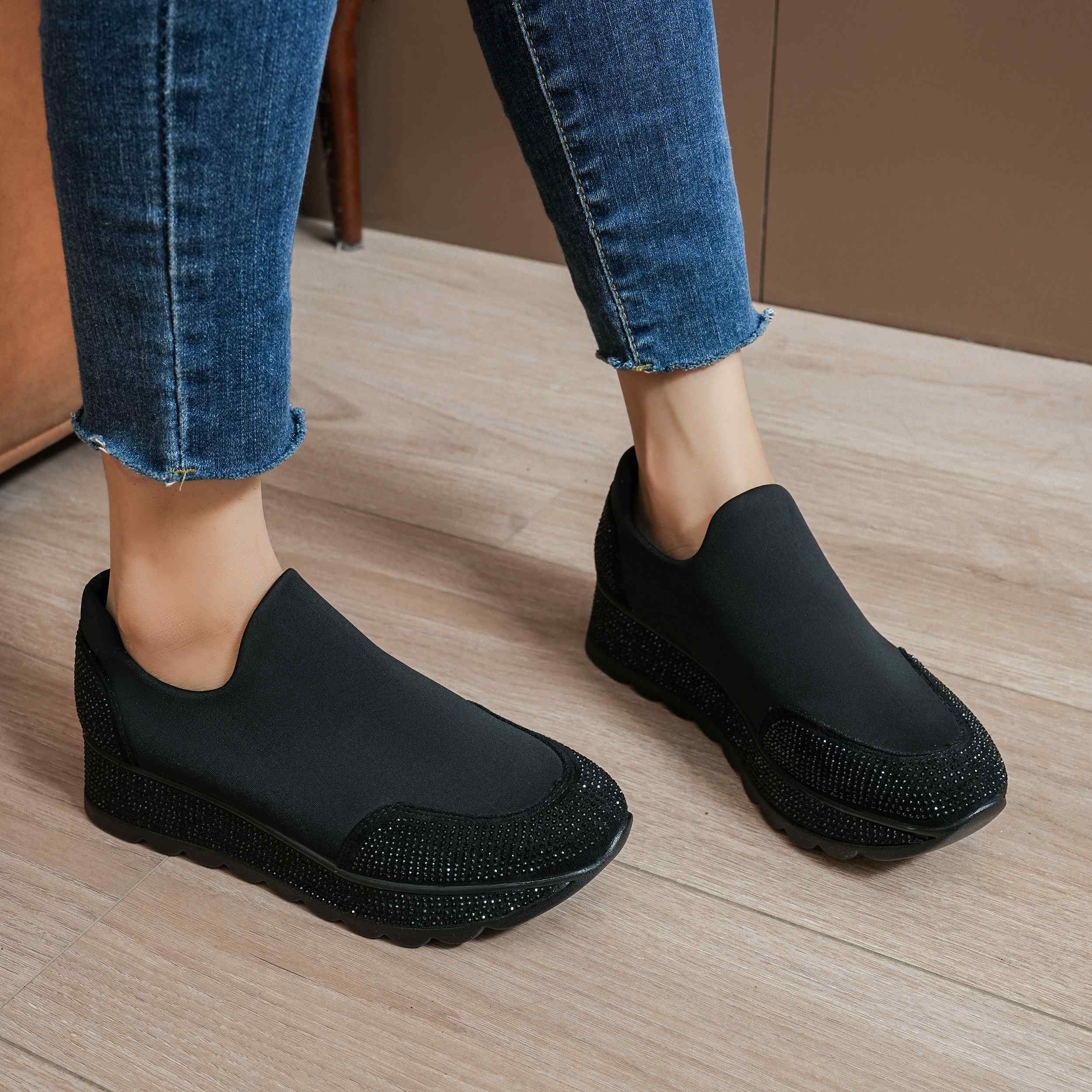 KËPUCA PER FEMRA JM29 BLACK             