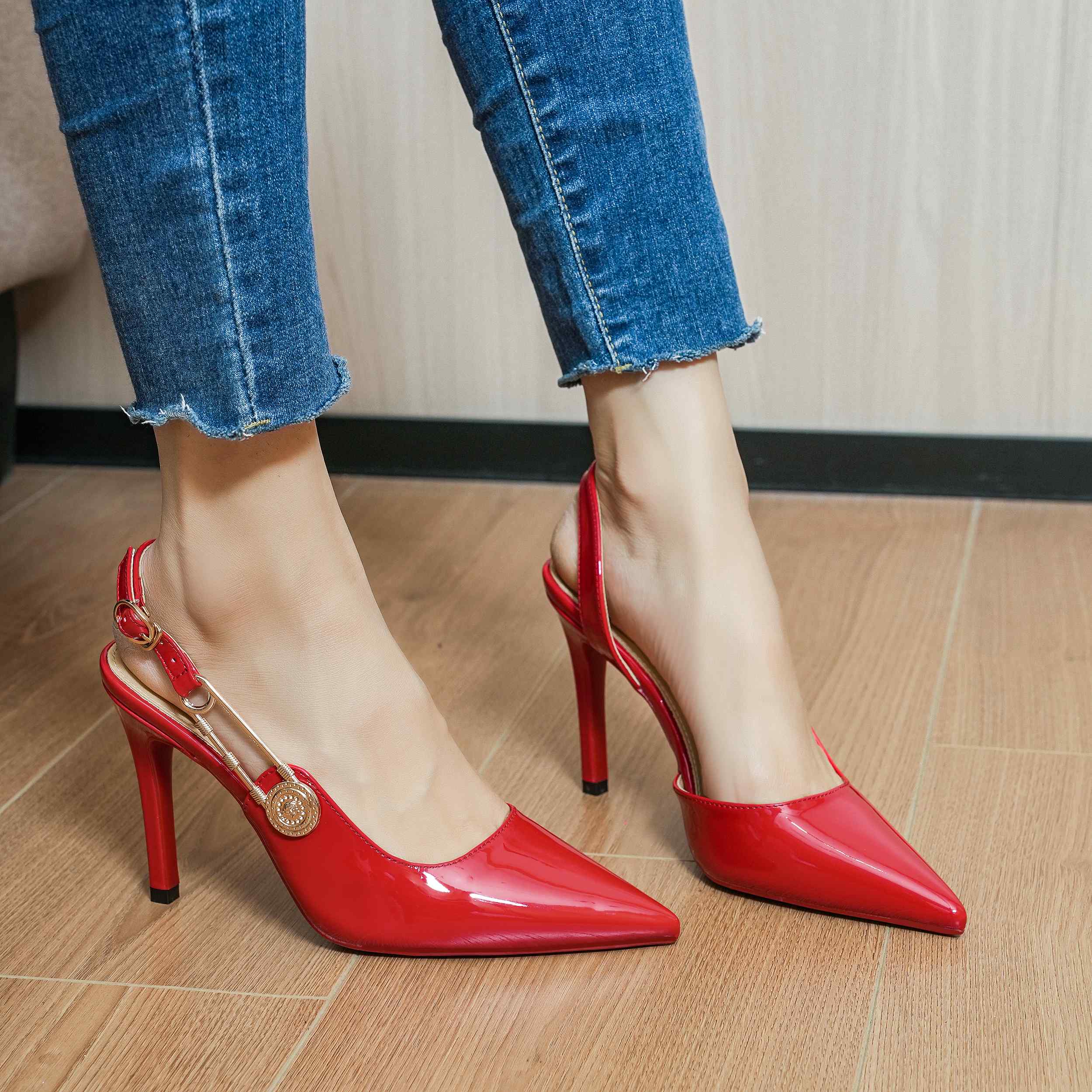 SANDALE PER FEMRA S-27 RED              